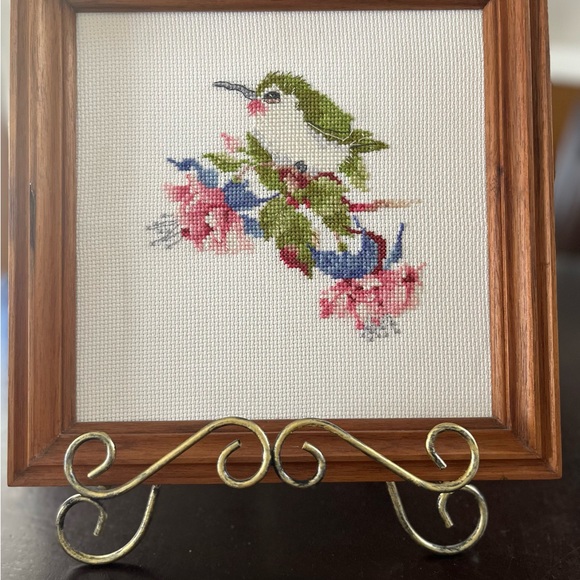 Needlepoint Framed Green Hummingbird Square 9 1/4” Vintage “Humming Along” - Picture 4 of 7